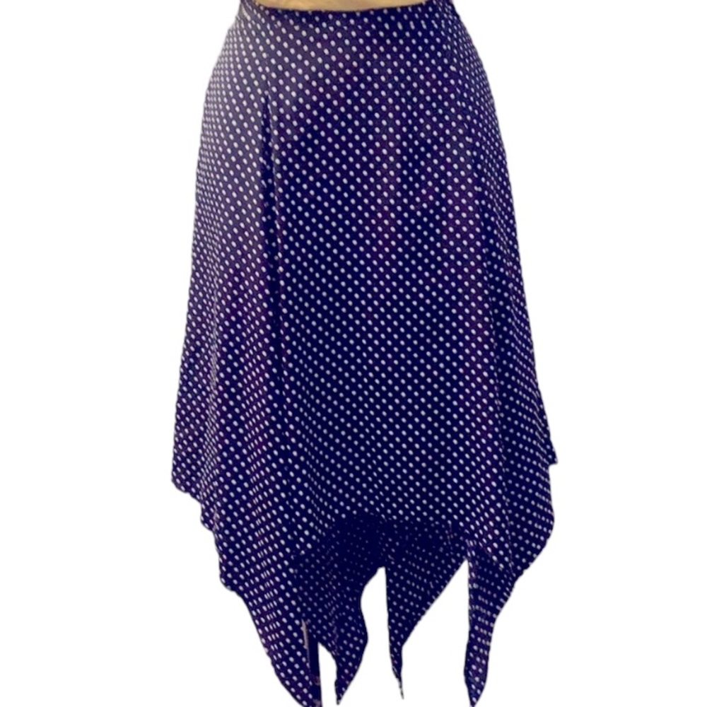 3/10 🆕 ELLE Polka Dot skirt